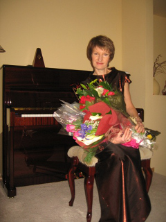 Tanya Otto in Above Piano Lessons Studio in Clearview, WA